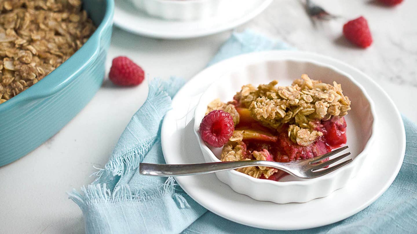 Vegan Peach Raspberry Crumble